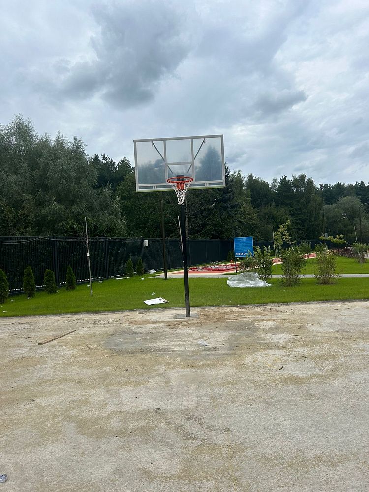 Спортплощадка в Ново-Переделкино Спортплощадка в Ново-Переделкино